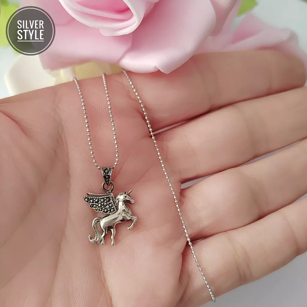 Unicorn pendant 