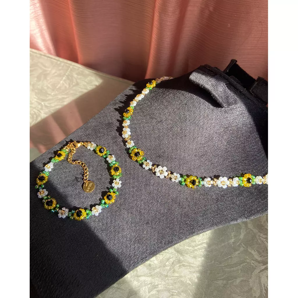 Sunflowers with white flowers bracelet and necklace 