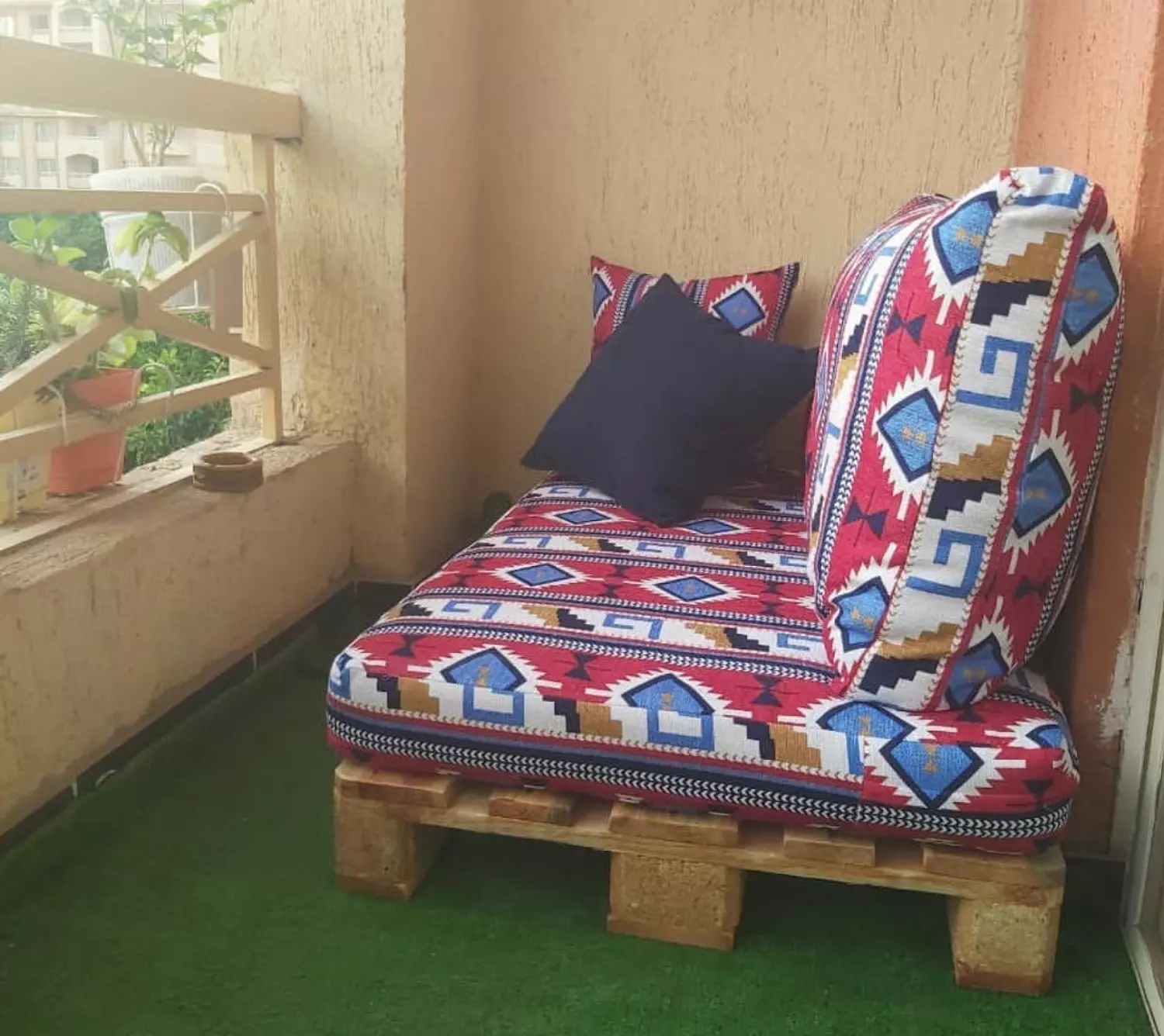 Single pallet sofa 1