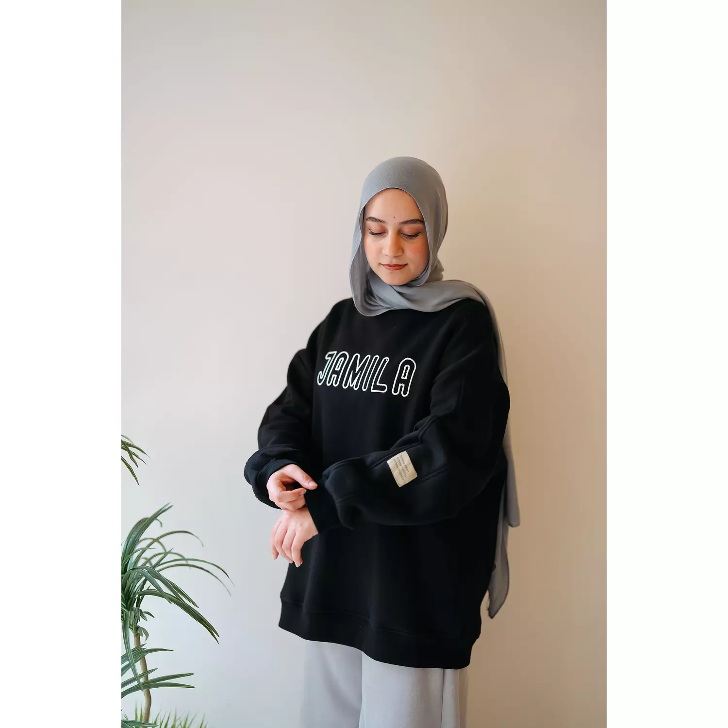 Jamila Sweatshirt 18