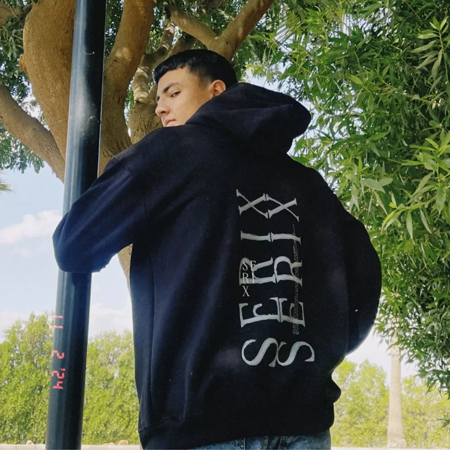 Serix Hoodie 2