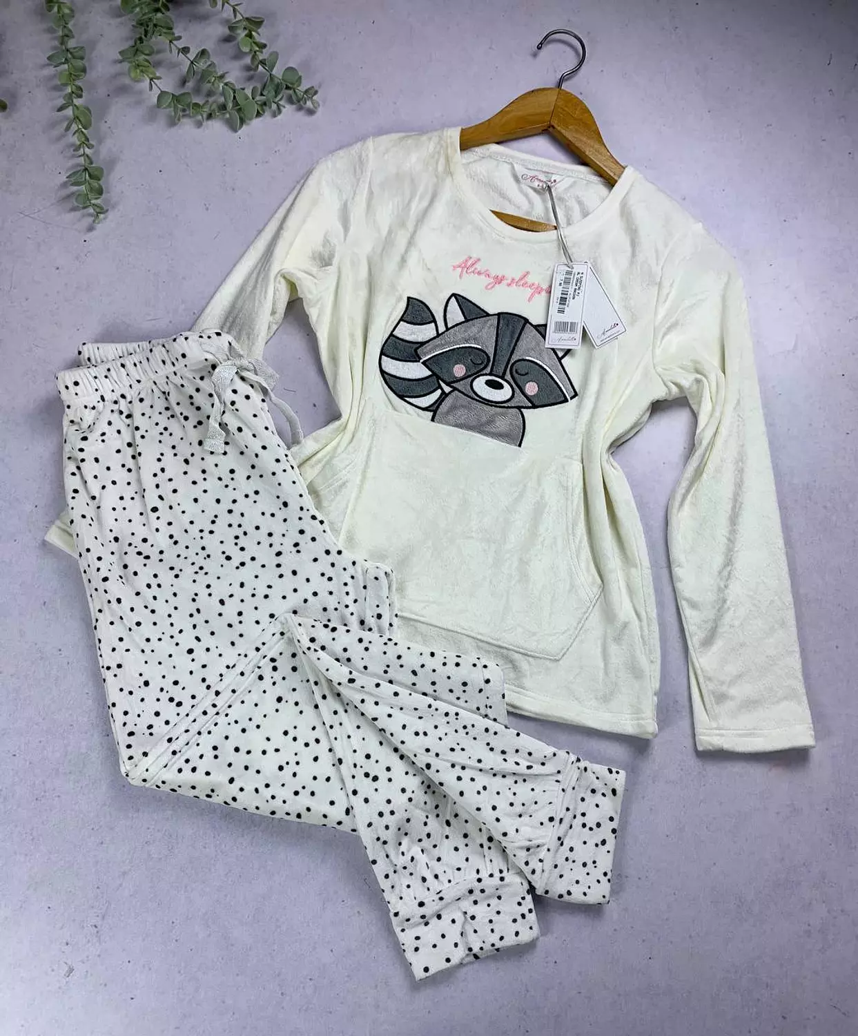 Cute velvet pijama set from Anabelle hover image