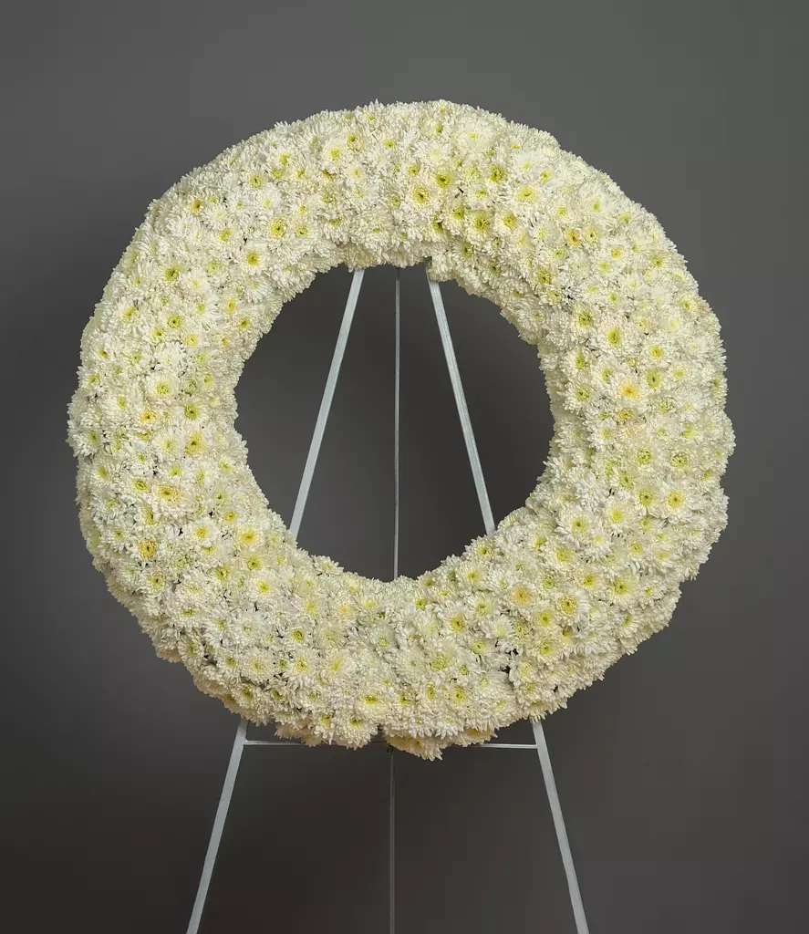 Peaceful Flower Wreath Stand