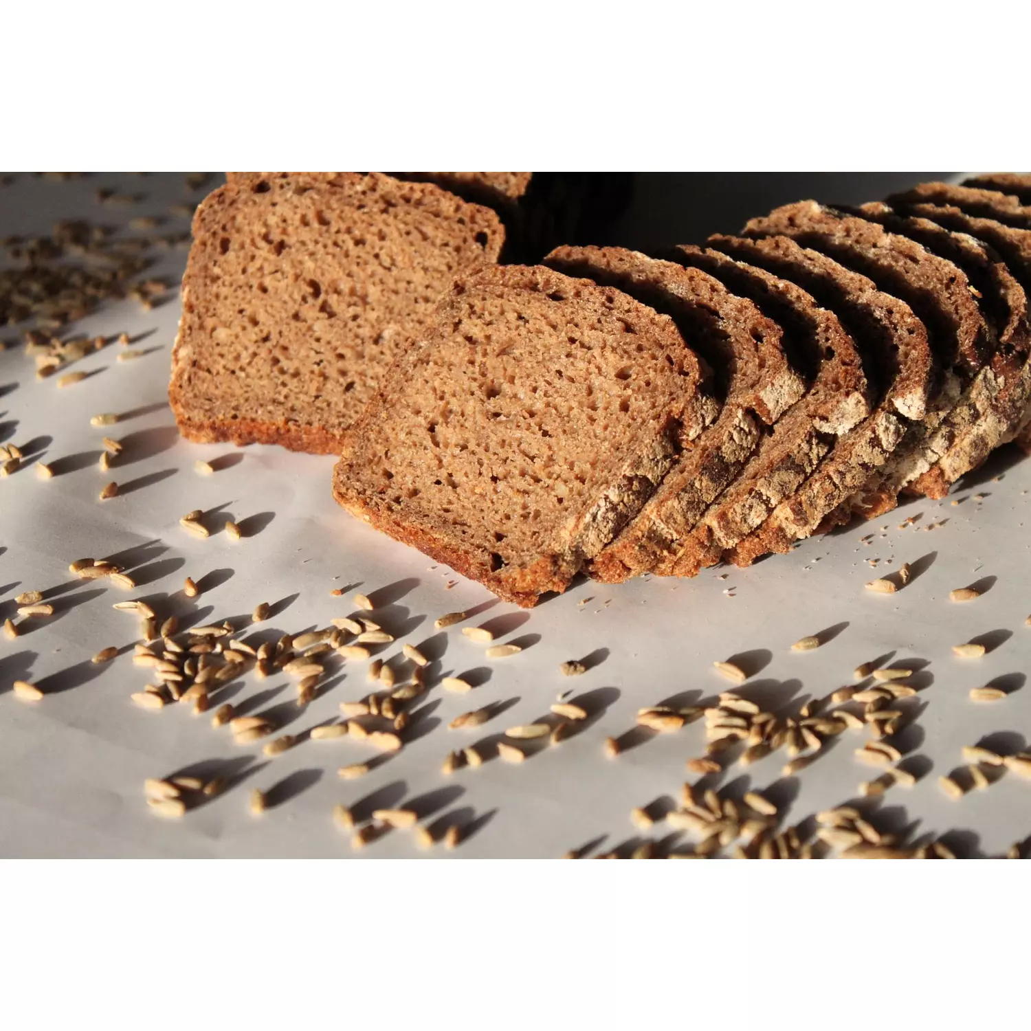 100% Organic Wholegrain Rye Toast (Rye Berries)  hover image