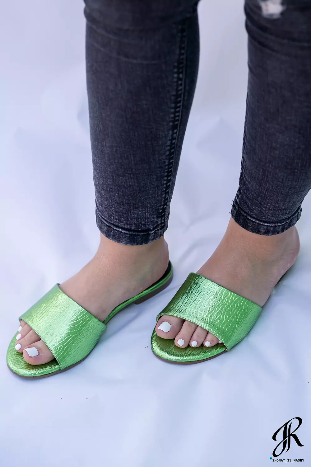 Elegant Women's Green Metallic Slipper-2nd-img