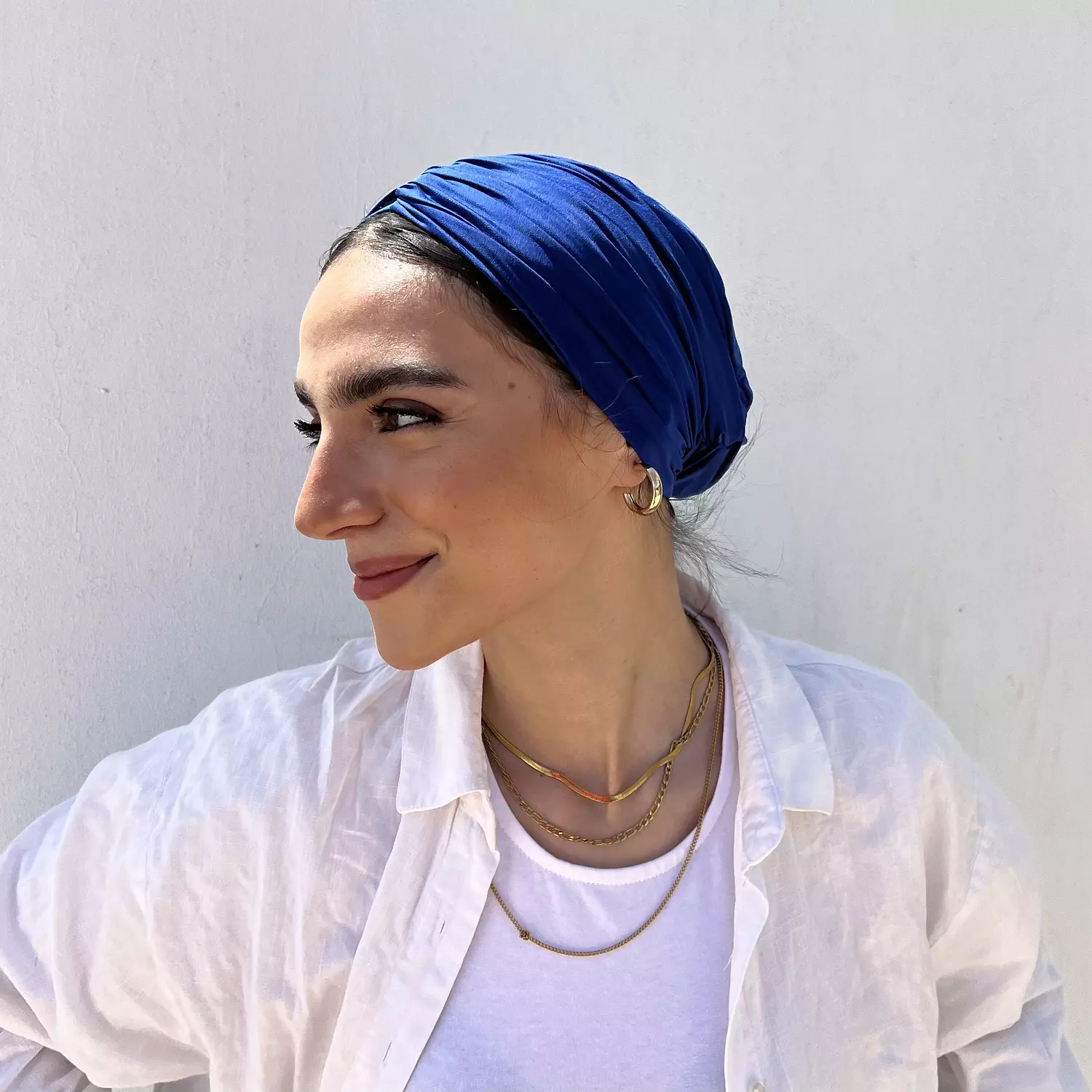 The electric blue turban 1