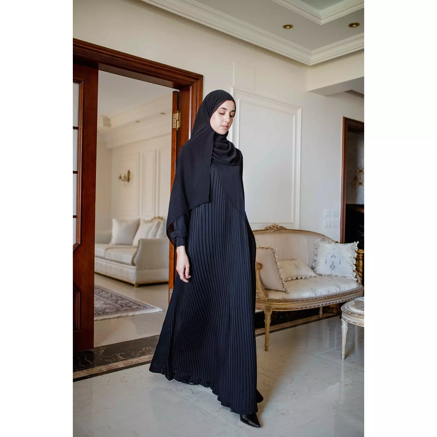 Gleaming Elegance Abaya 0