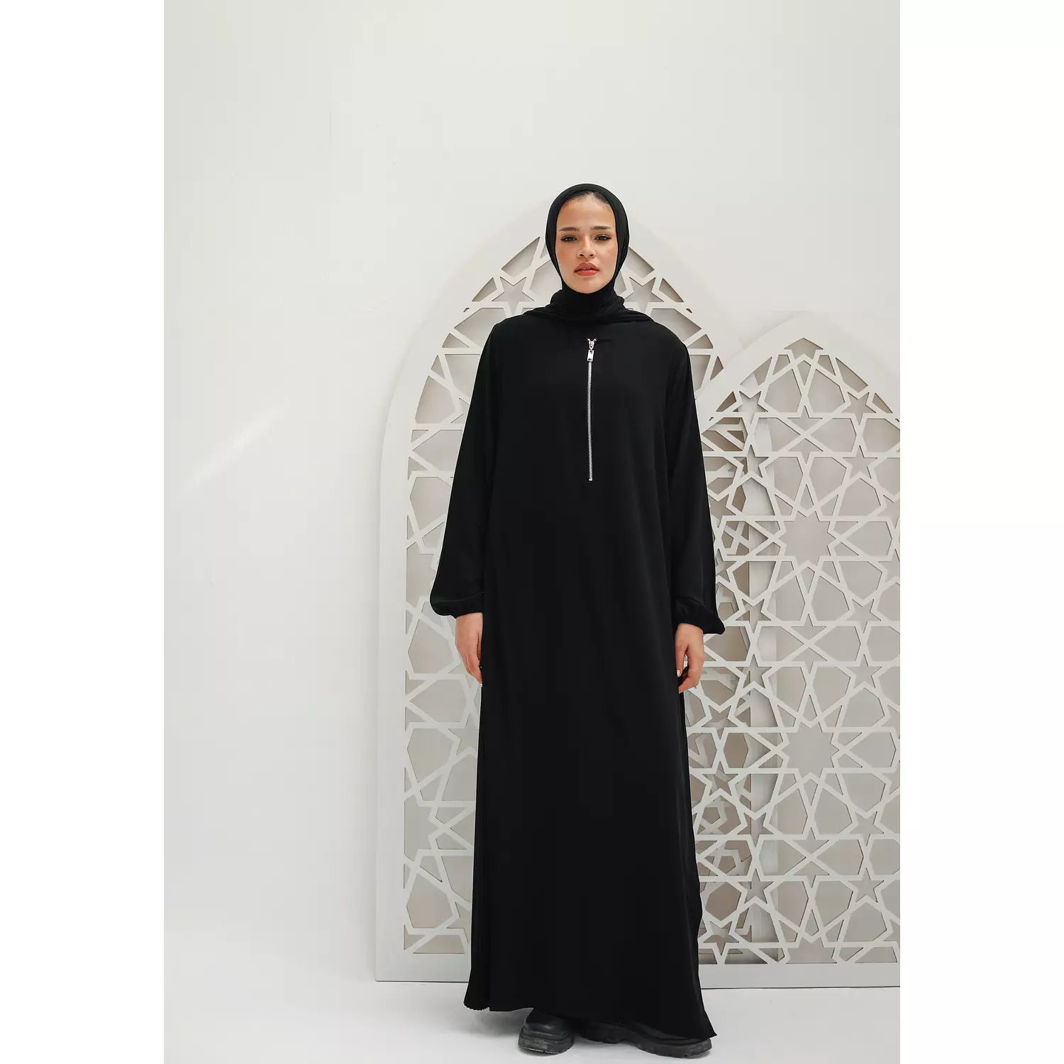 Side Pleated Abaya With Front Zipper  4