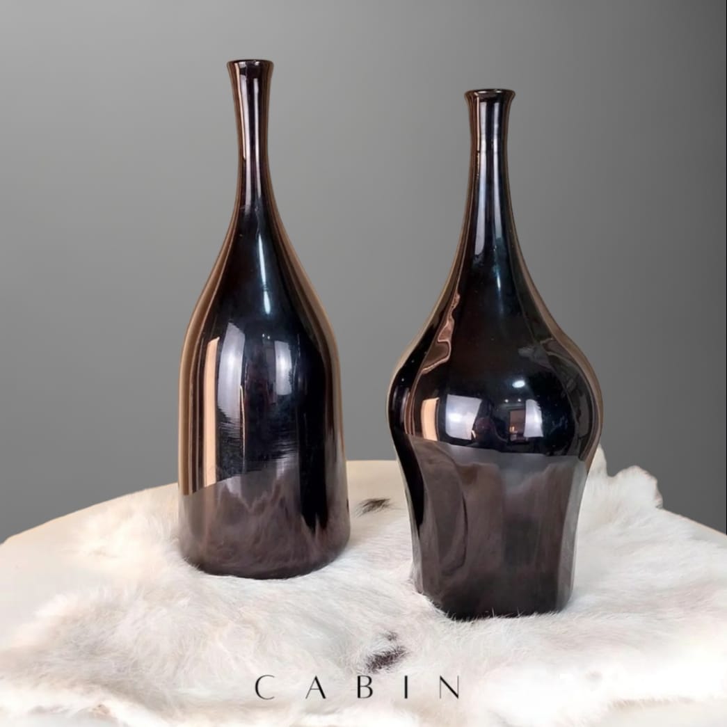 Black Vases (06)