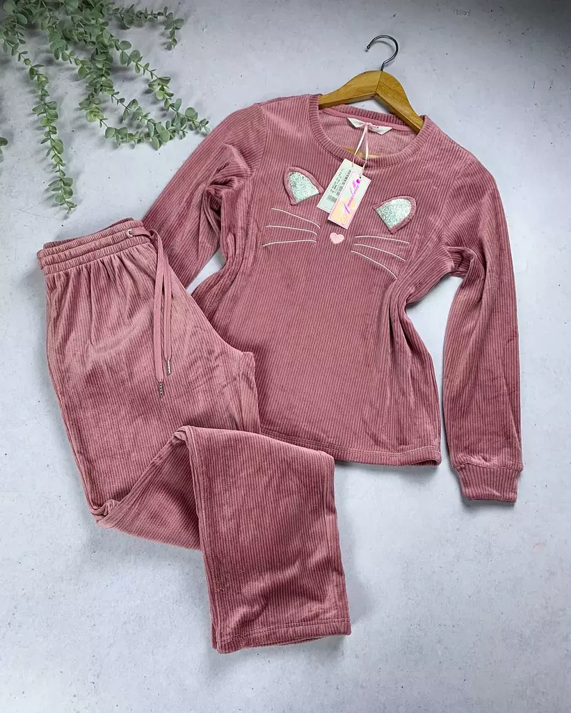 Velvet cute pijama set from Anabelle