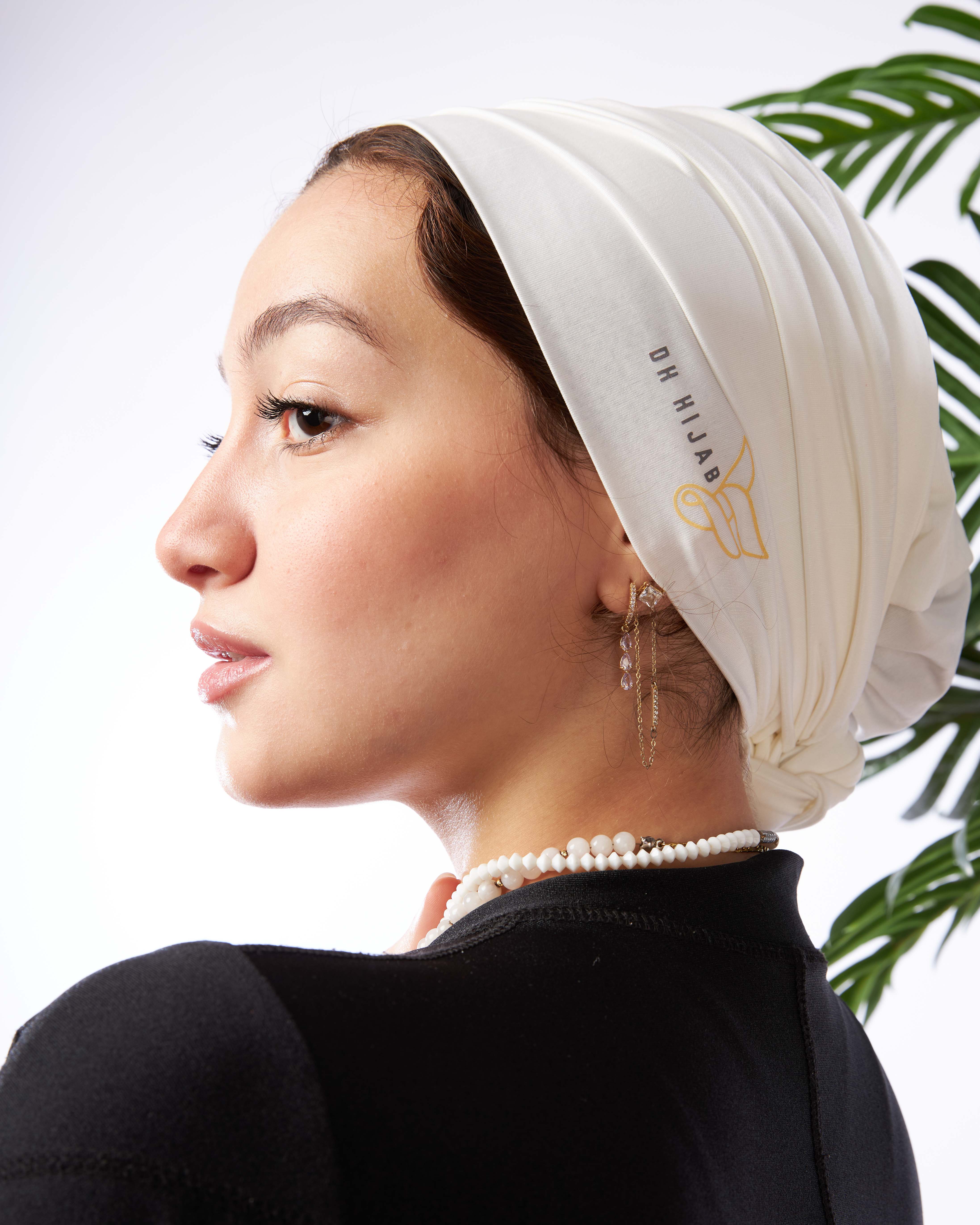 <p>OFFWHITE TURBAN</p>