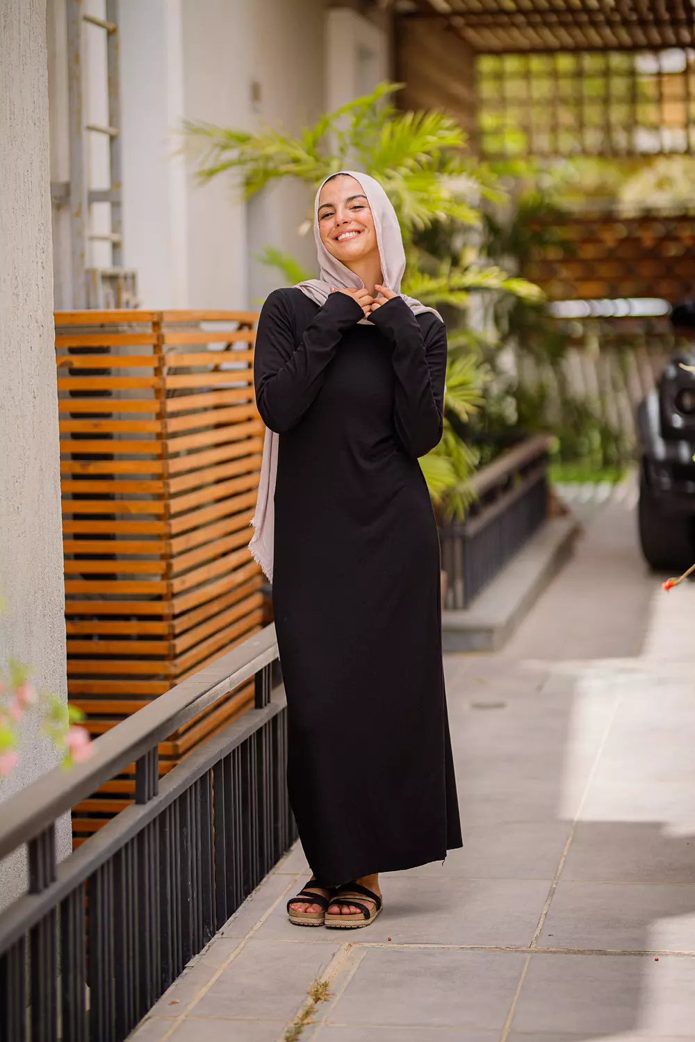 Black basic dress 2