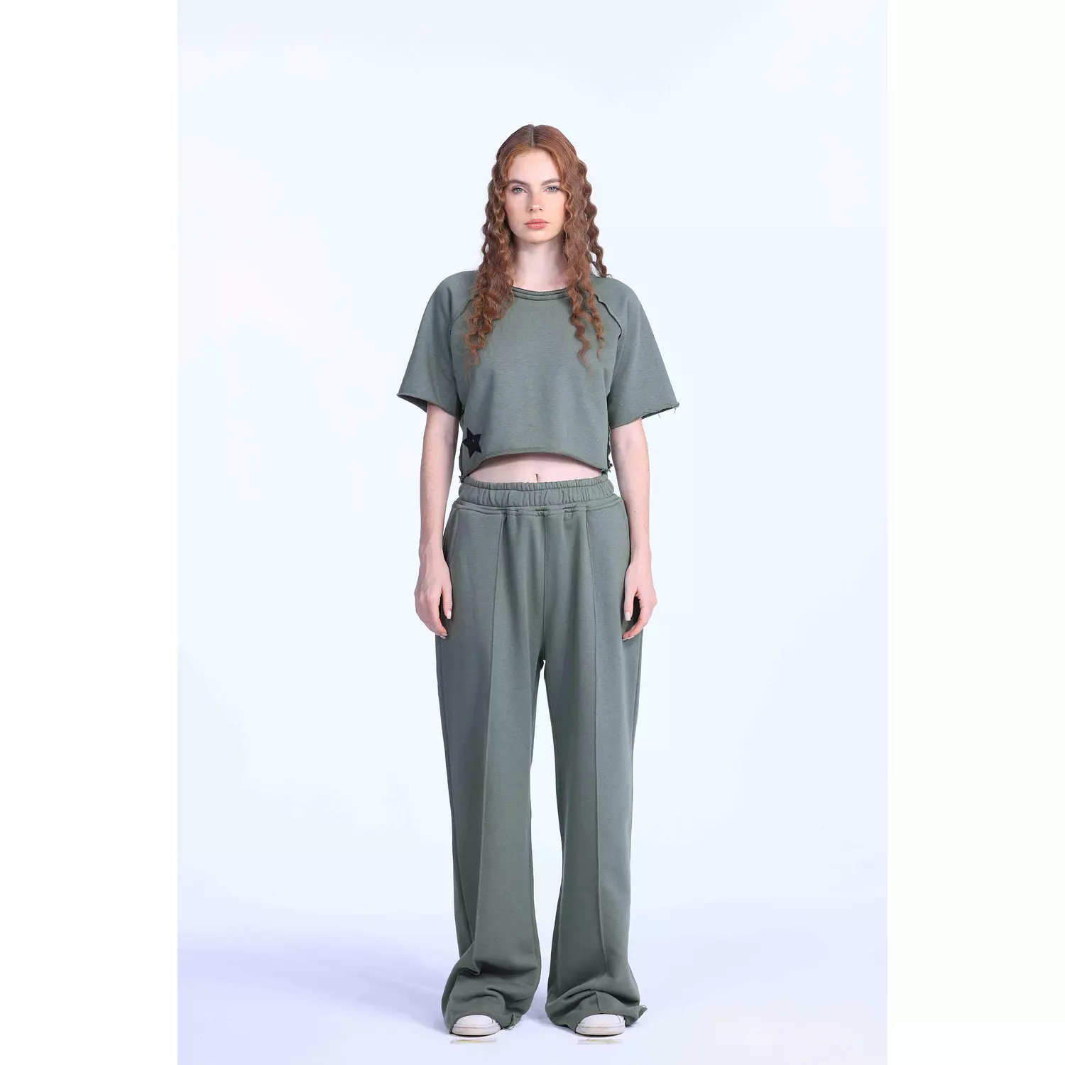 Olive oversized sweatpants    hover image