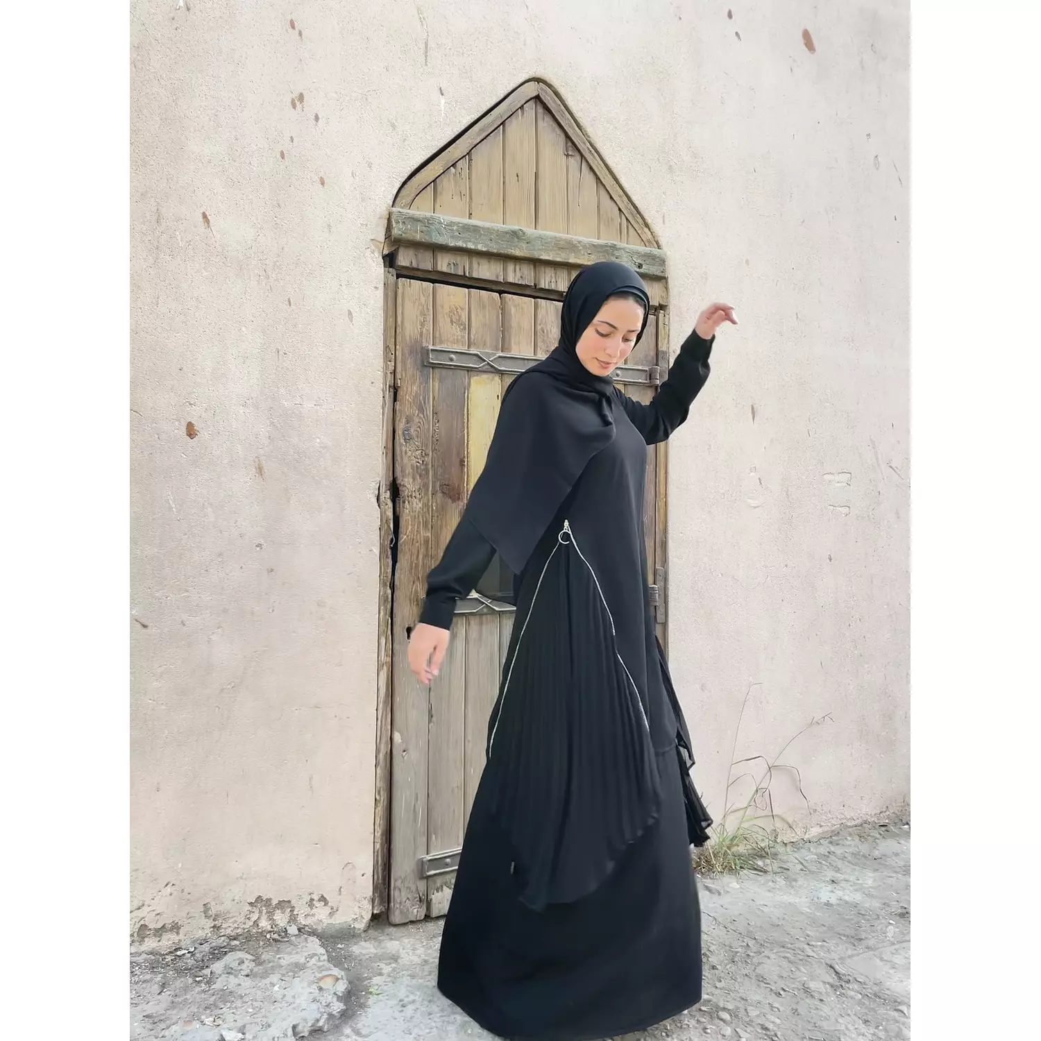 The Birdy Abaya hover image