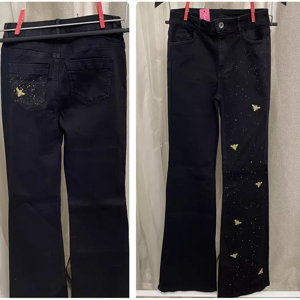 Denim jeans bees patches and hand splattered paint size small