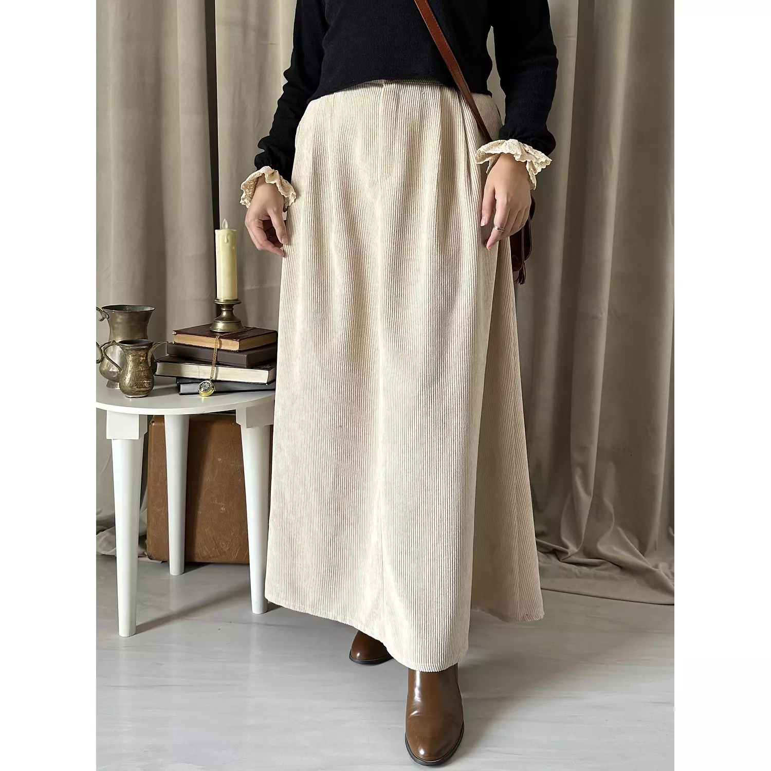 A line velvet skirt beige  2