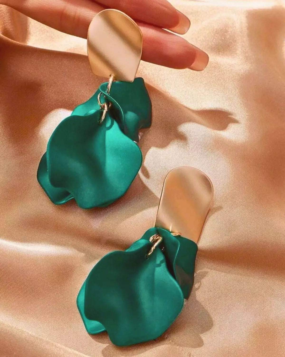 Andkiss Earrings 2