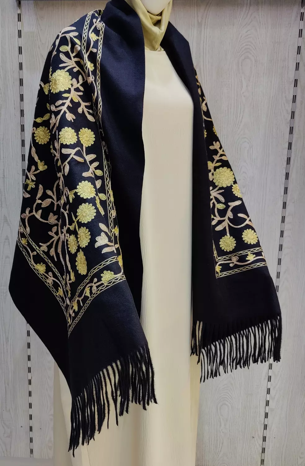 Shawl-Rich-Black 0