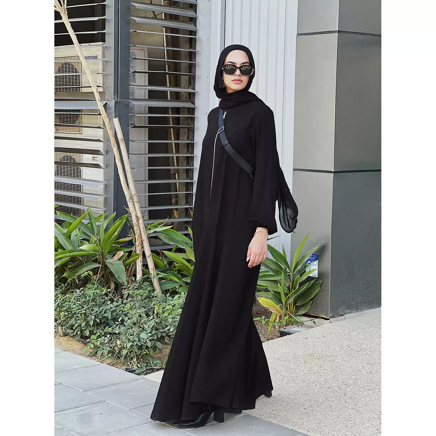 Flow-Zip Abaya 1