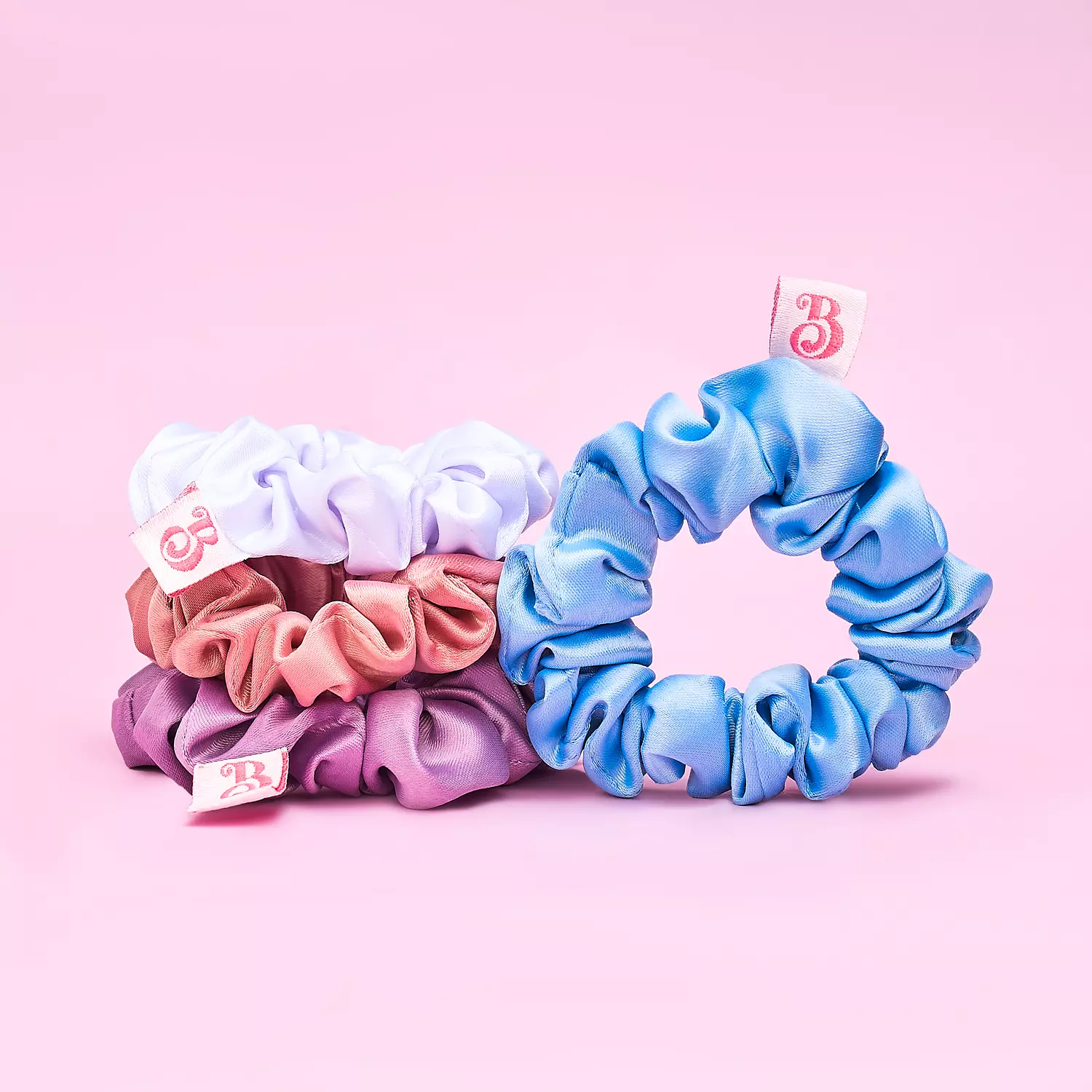 Mini scrunchies hover image