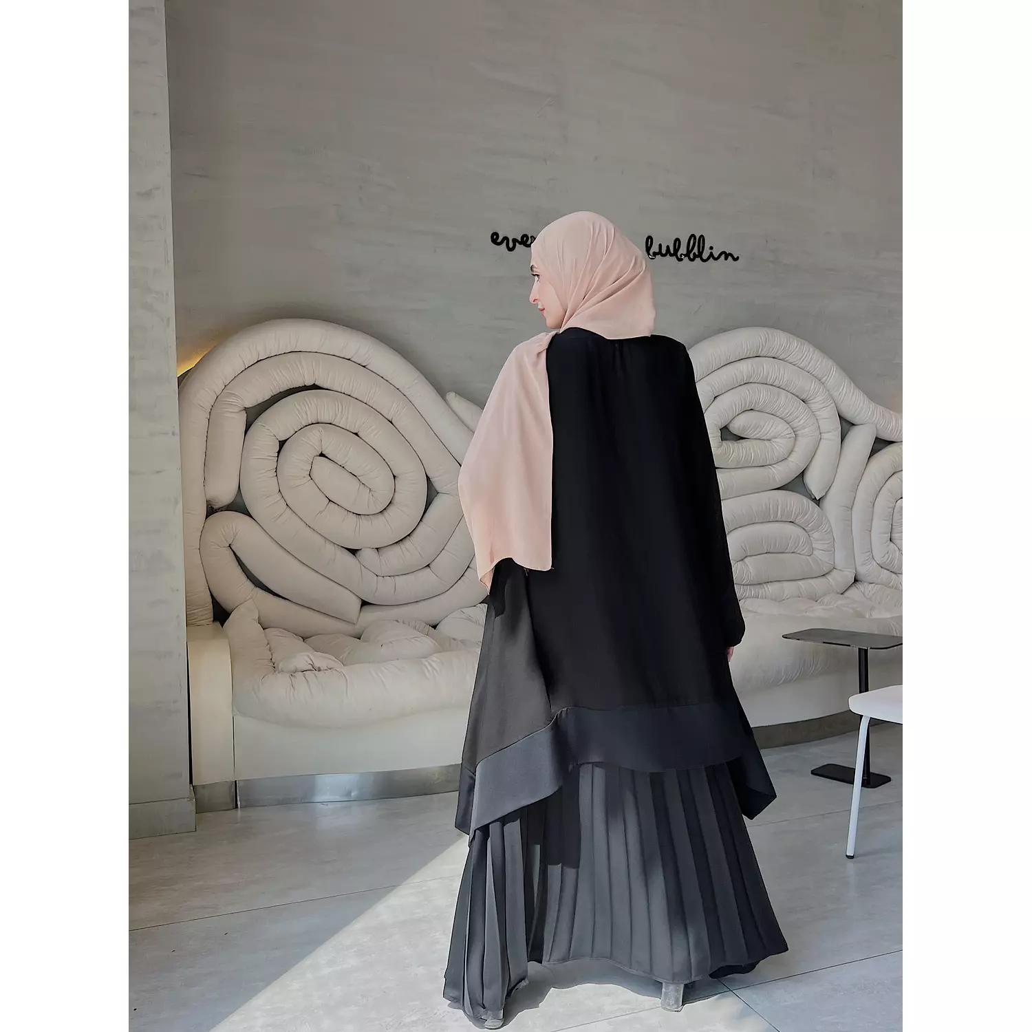 The Zip-Up Abaya Set 1