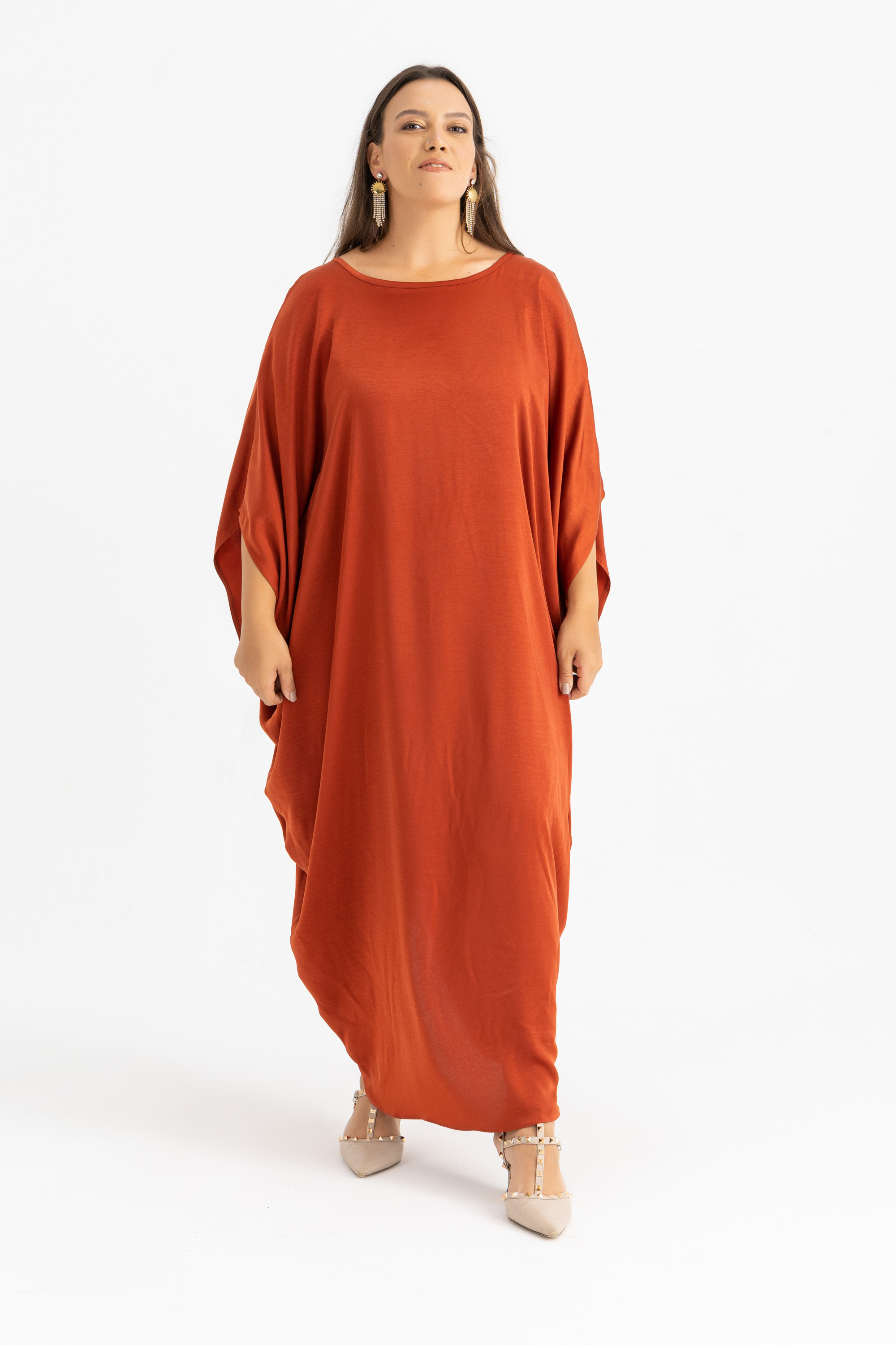 The KAMILIA gathered satin kaftan 2