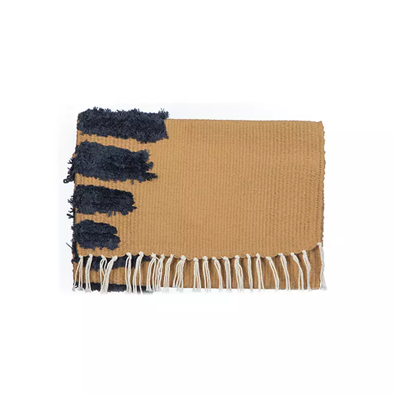 <p><strong>Carpet Clutch</strong></p>