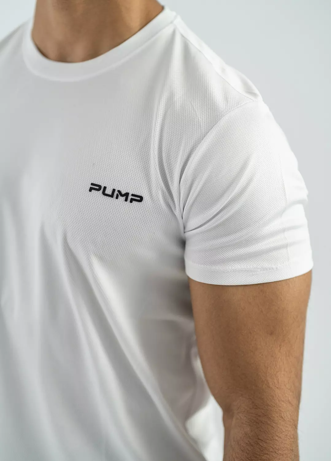 PUMP WHITE SHIRT 3