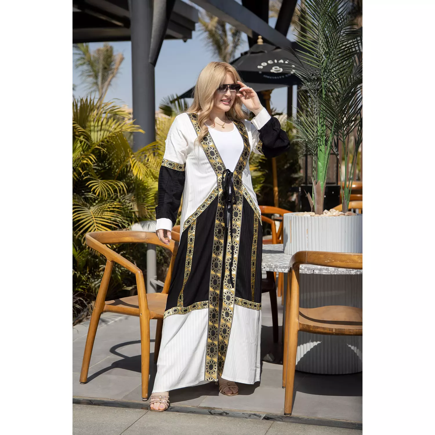 BESHT ABAYA CODE : 1805 2