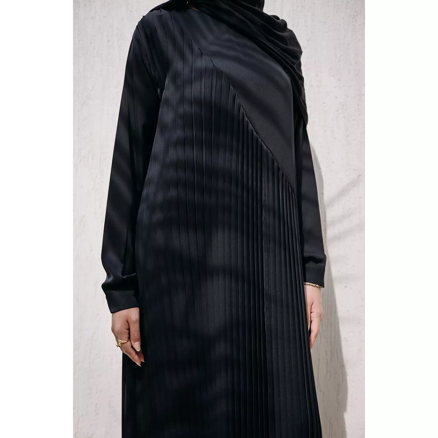 Gleaming Elegance Abaya 5