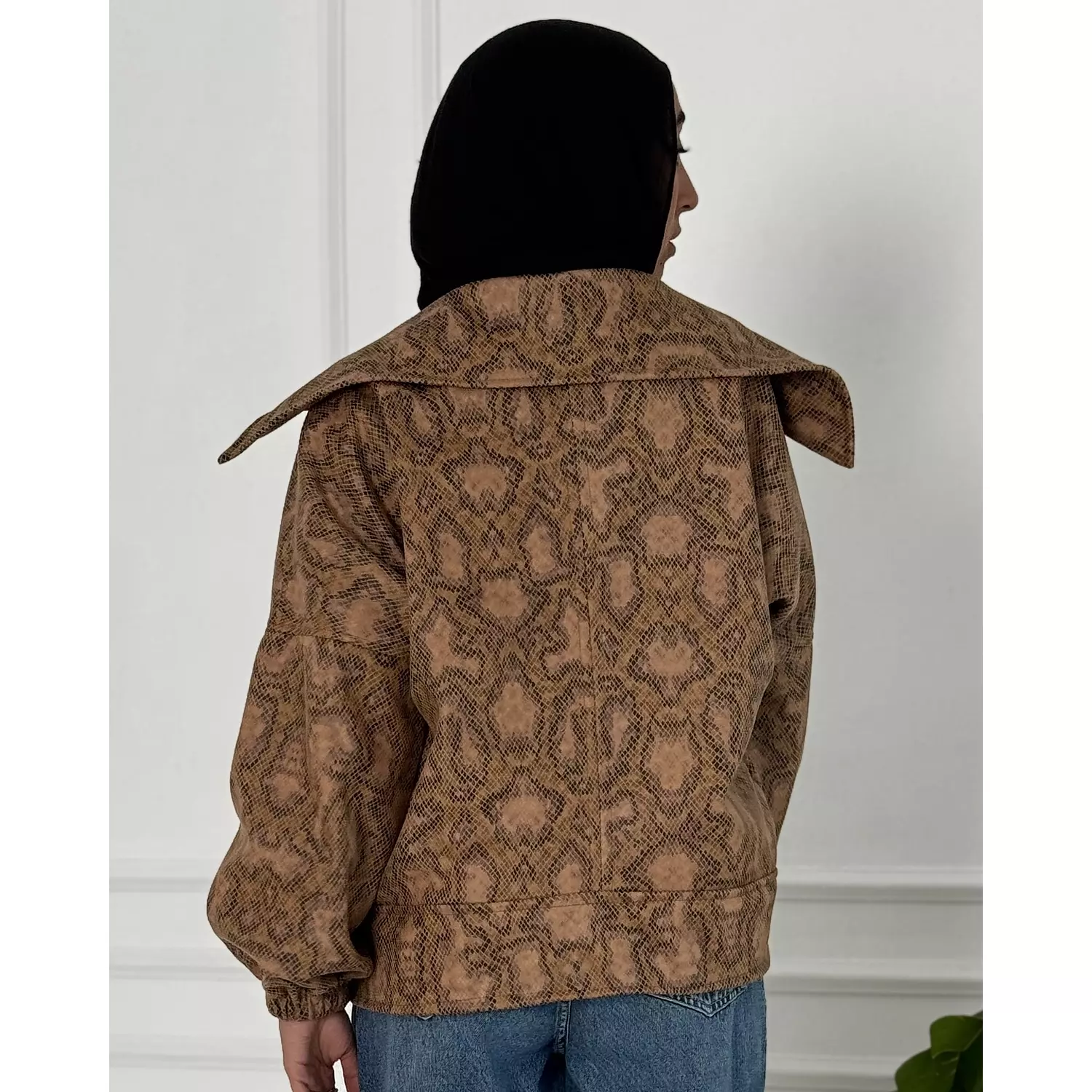 Beige snake leather jacket-2nd-img