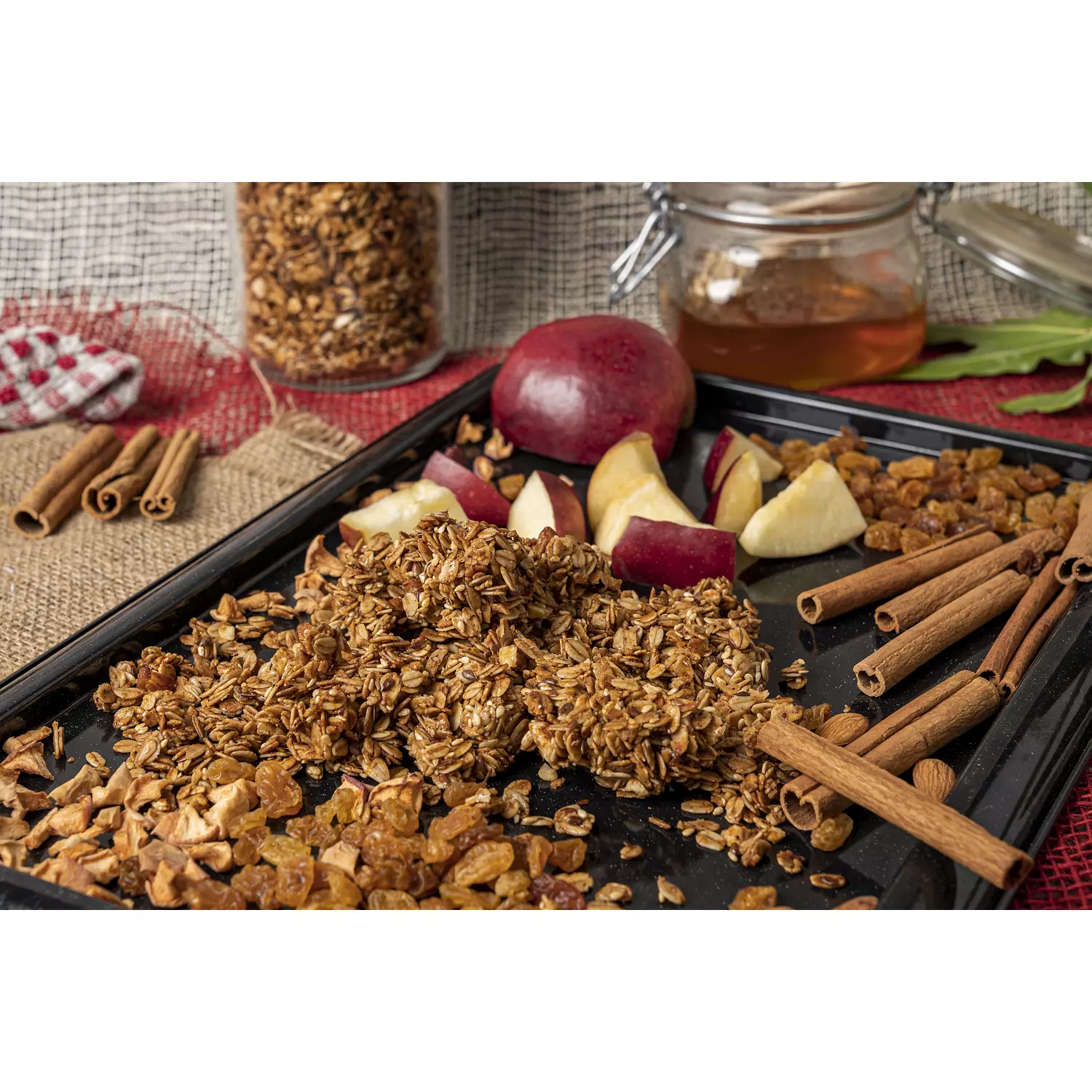 Granola-Apple Cinnamon Crunch (300g) 2