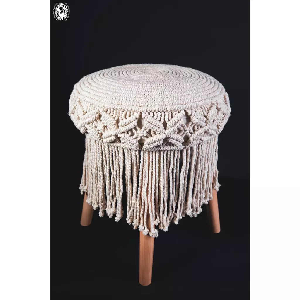 MACRAME POUF WITH FRINGES