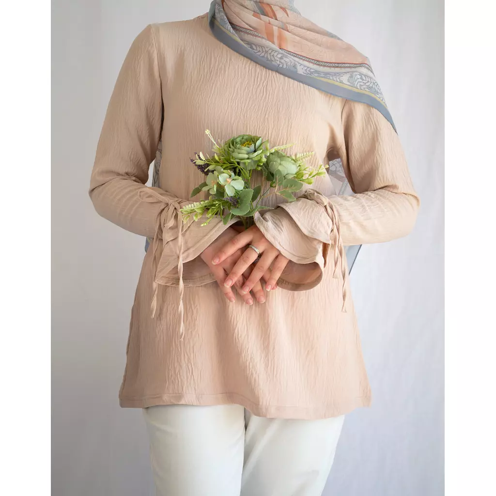 Bow-Me Blouse in Nude Pink