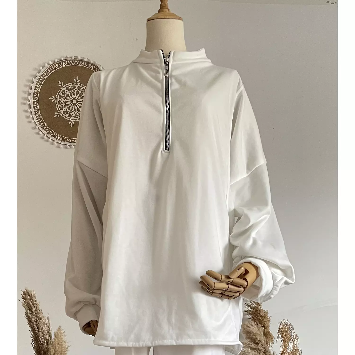 White Basic Sweatshirt. hover image