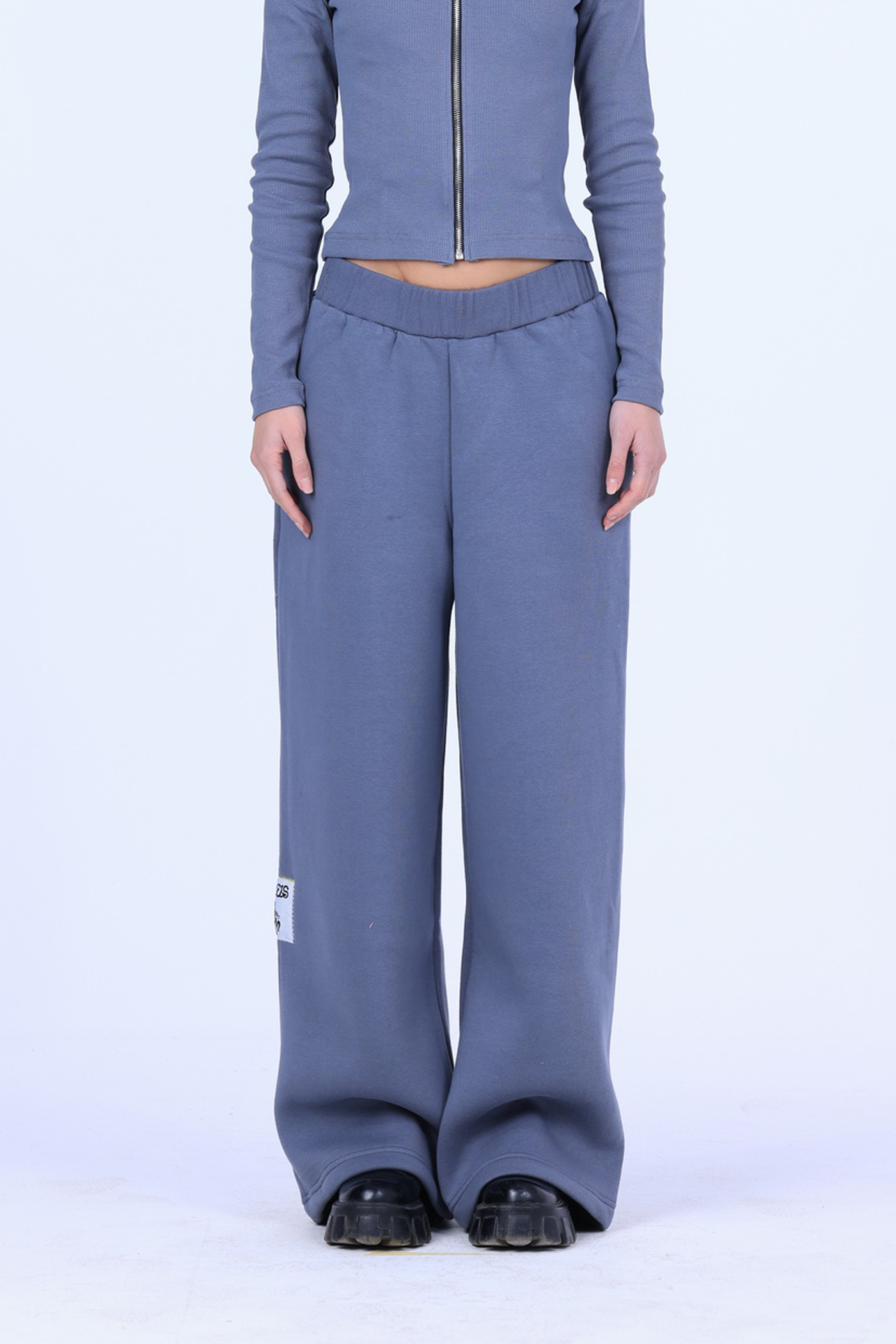 <h4>Sweatpants</h4>