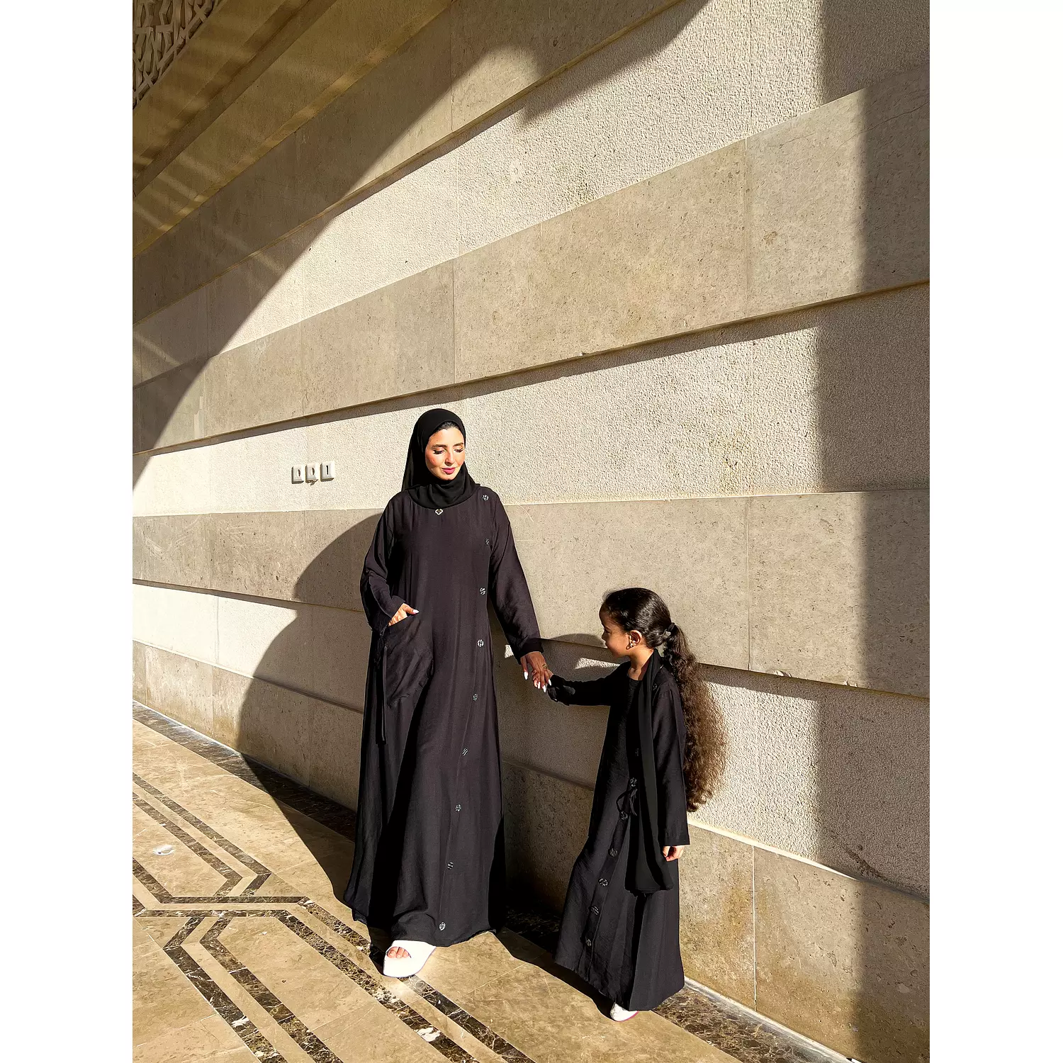 closed black abaya kids   1