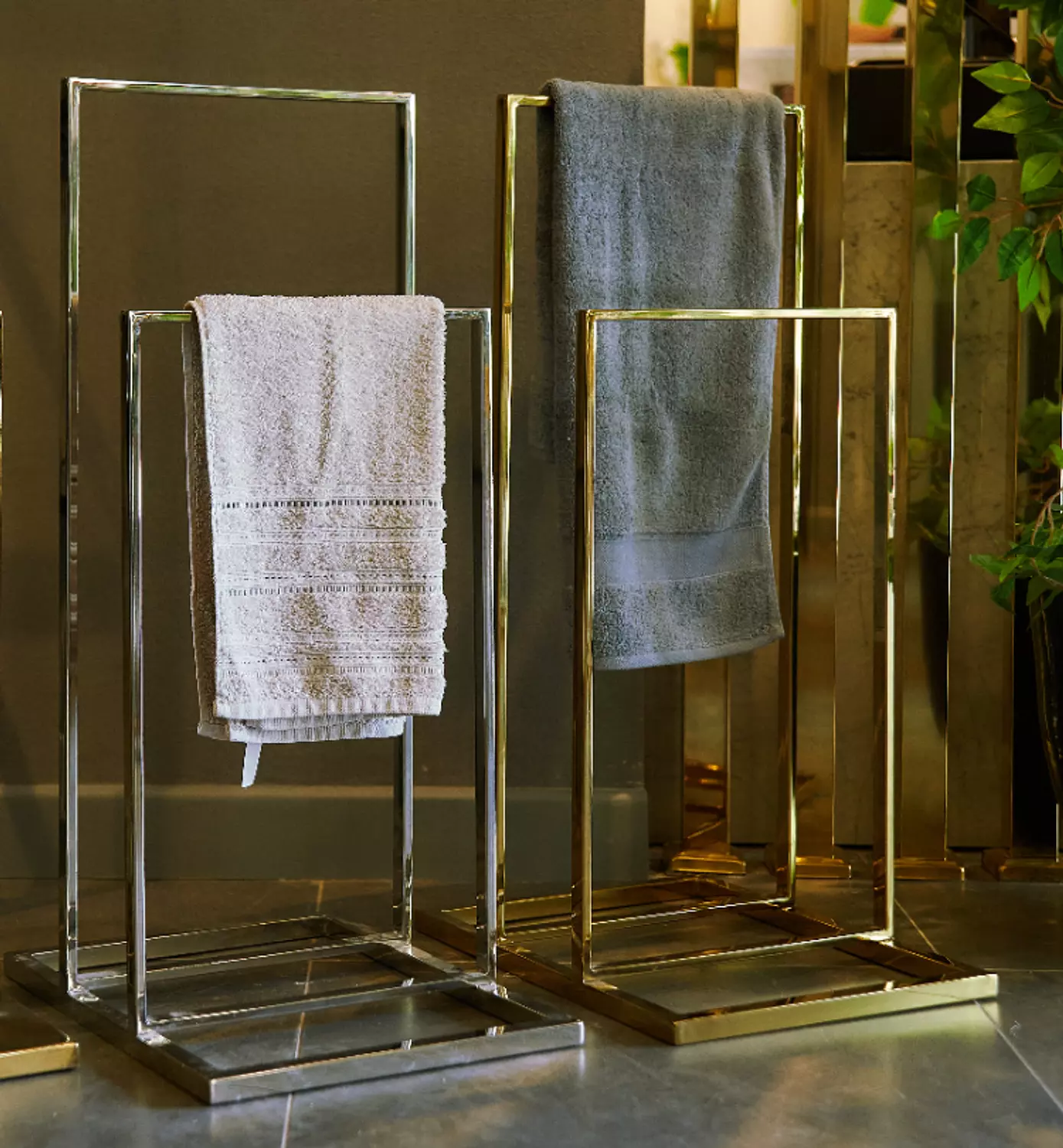 Double Hanger Towel Rack “Stainless” hover image