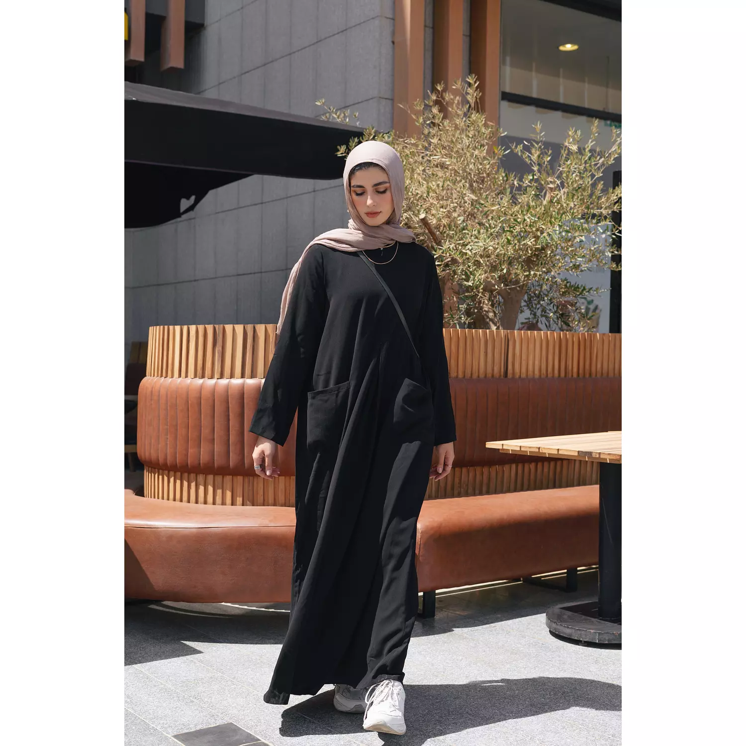 Basic Pockets Abaya 1