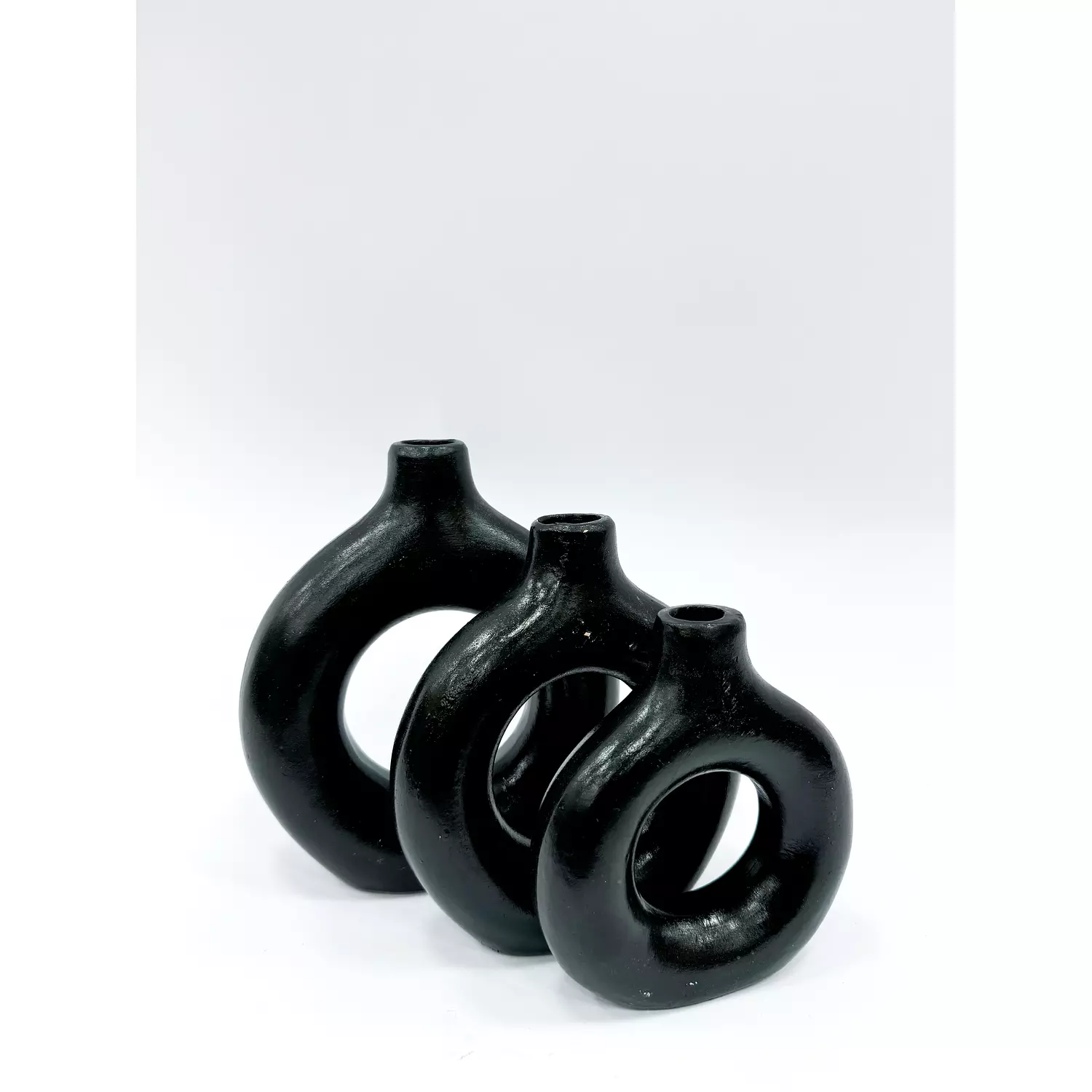 black donuts vase hover image