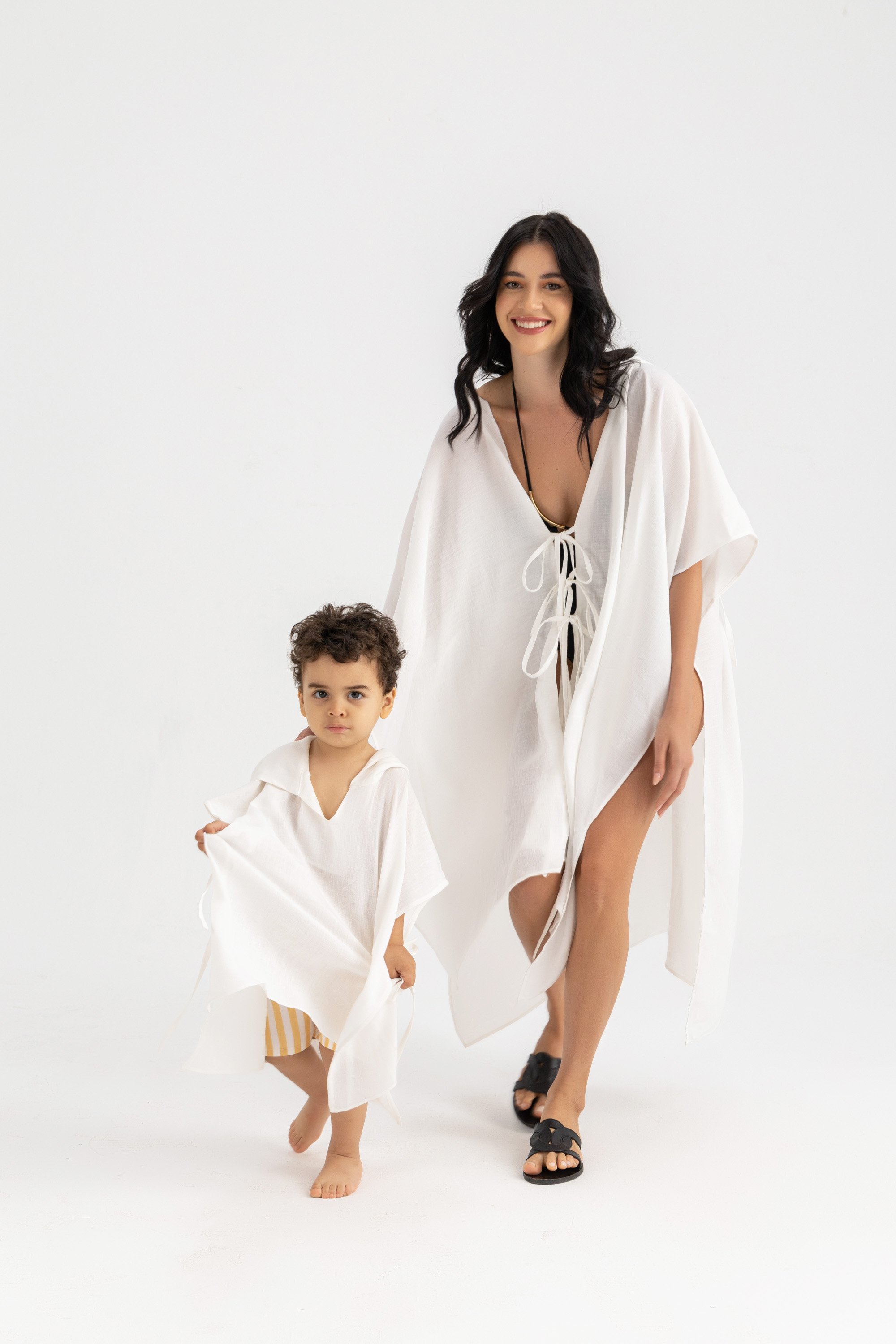 The HILDA KIDS linen hooded cape