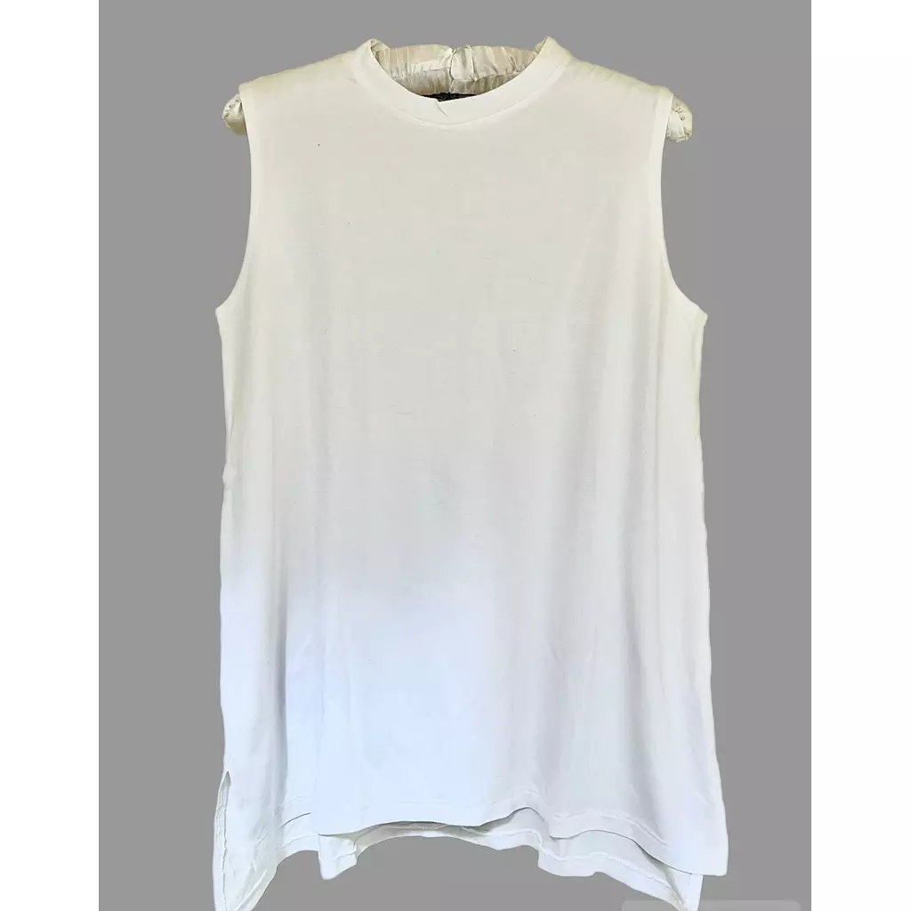 White sleeveless basic top