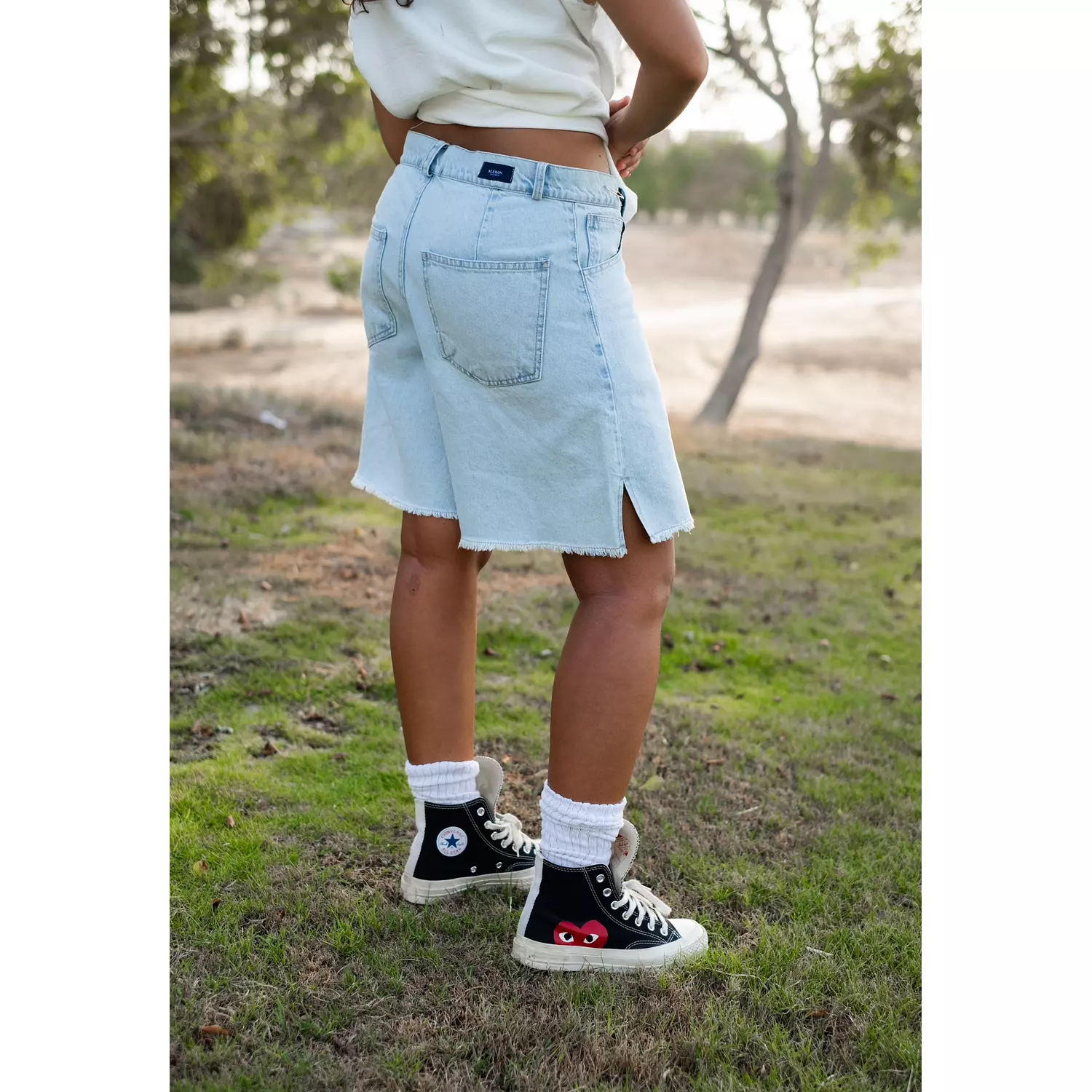 Asymmetric Waist Denim Shorts   2