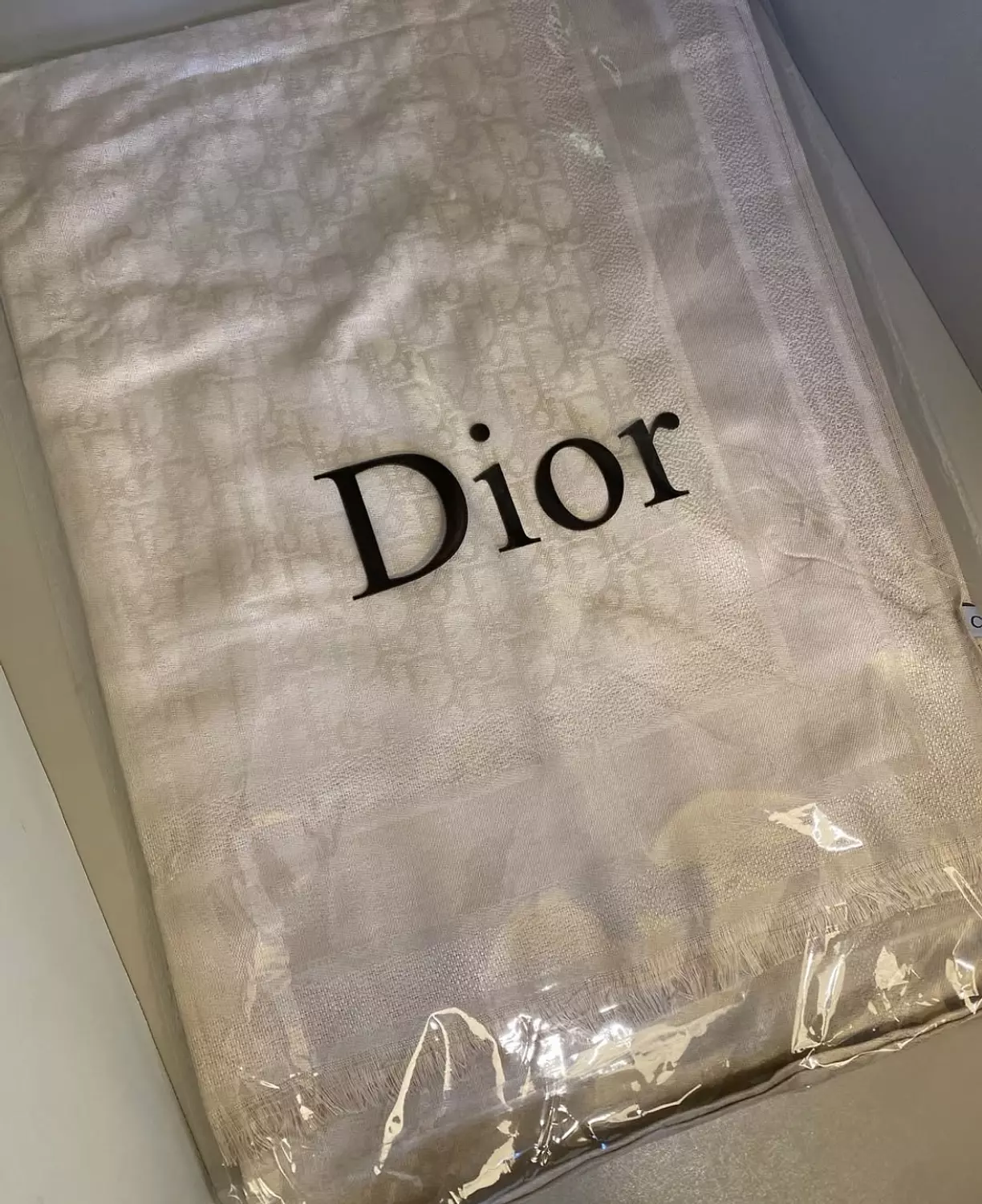 Dior shawl 3