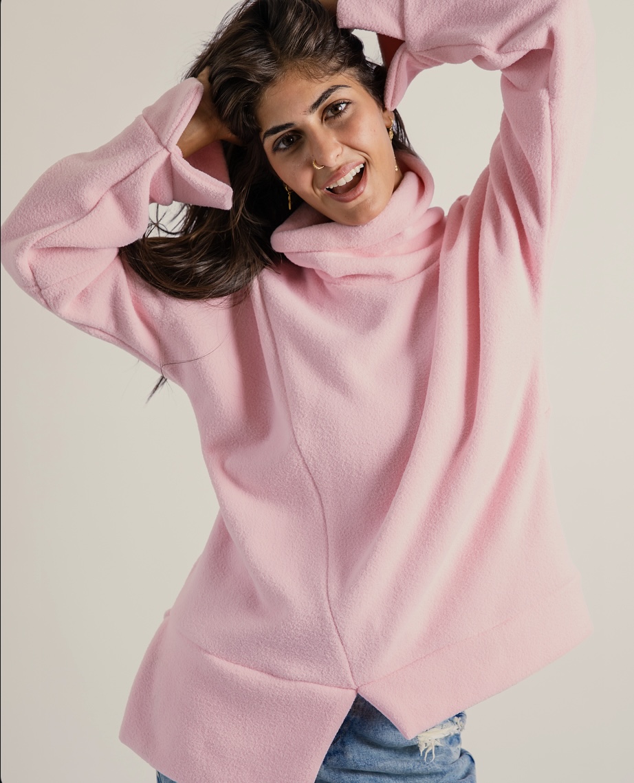 <h3><span style="color: rgb(255, 255, 255)">Bubble Gum Pullover</span></h3>