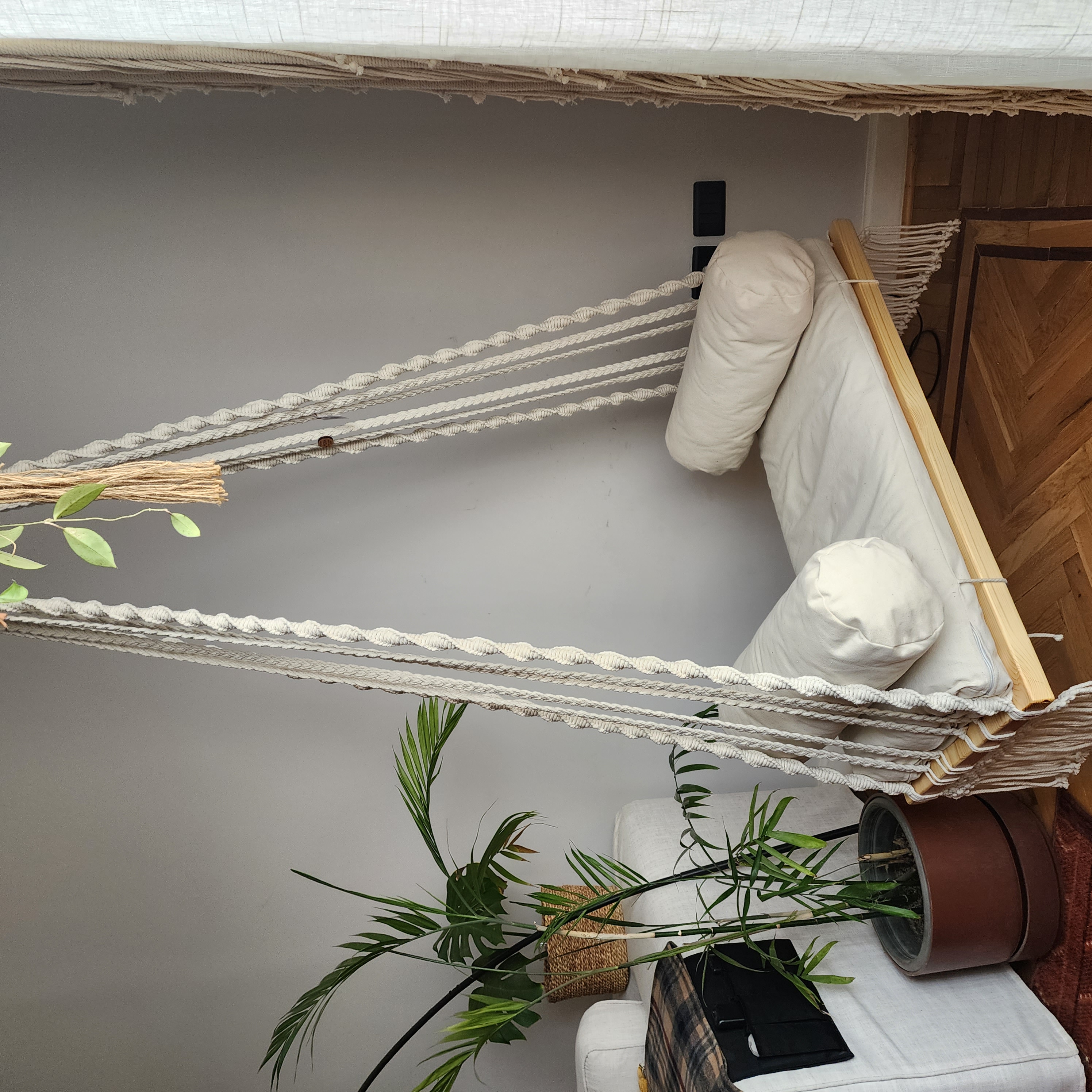 LARGE SHELF MACRAME SWING