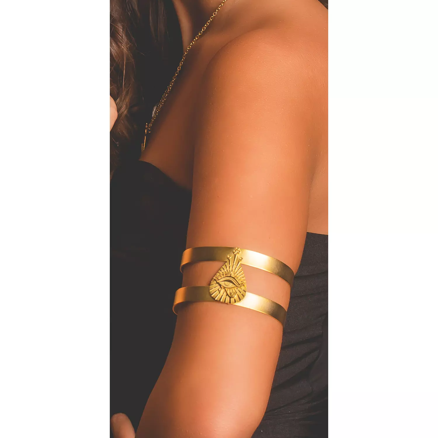 eye of RA arm cuff hover image