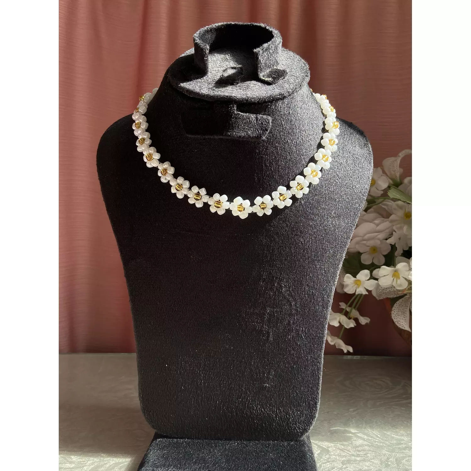 Big white flowers necklace  0