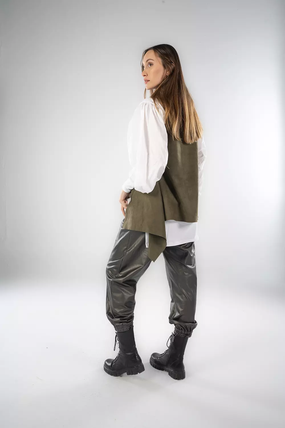 Suede olive vest 2