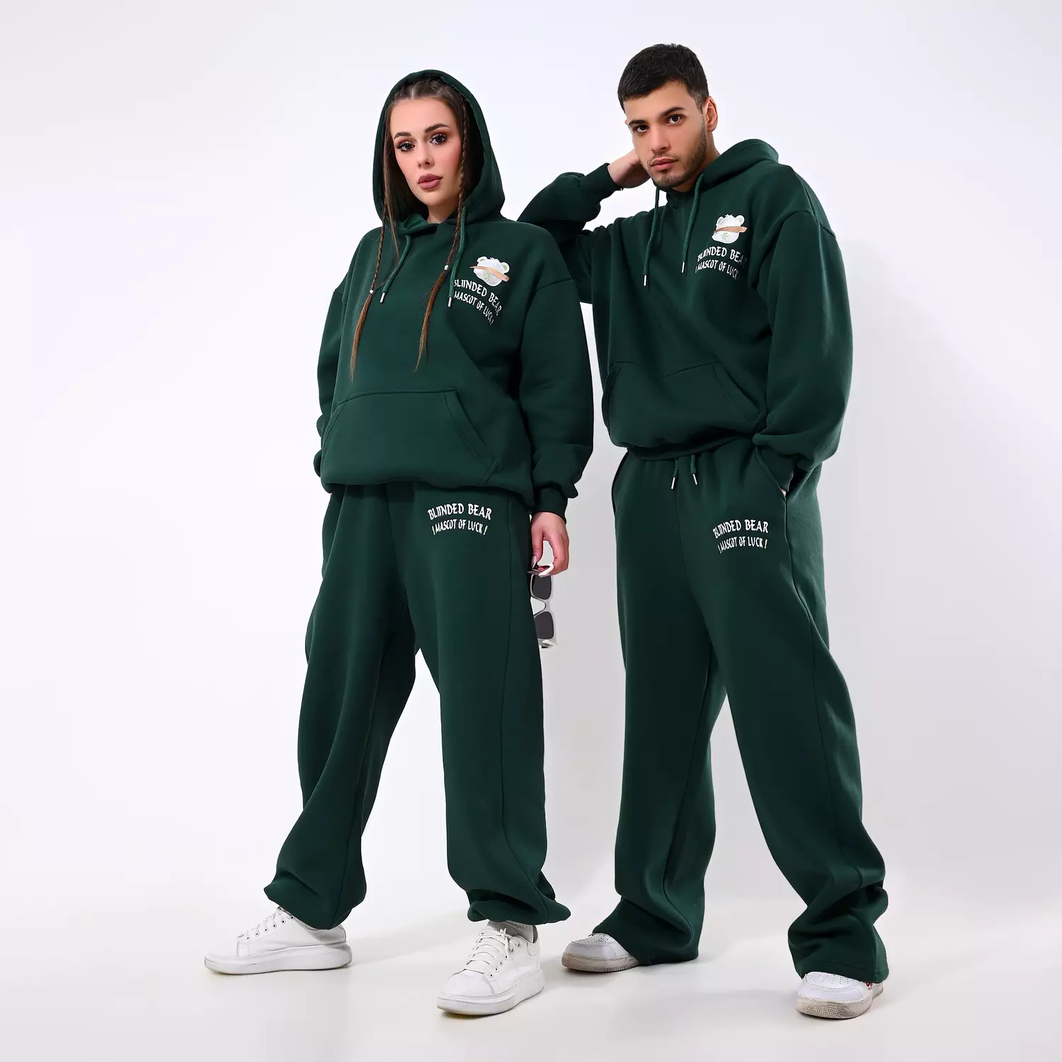 Green unisex set hover image